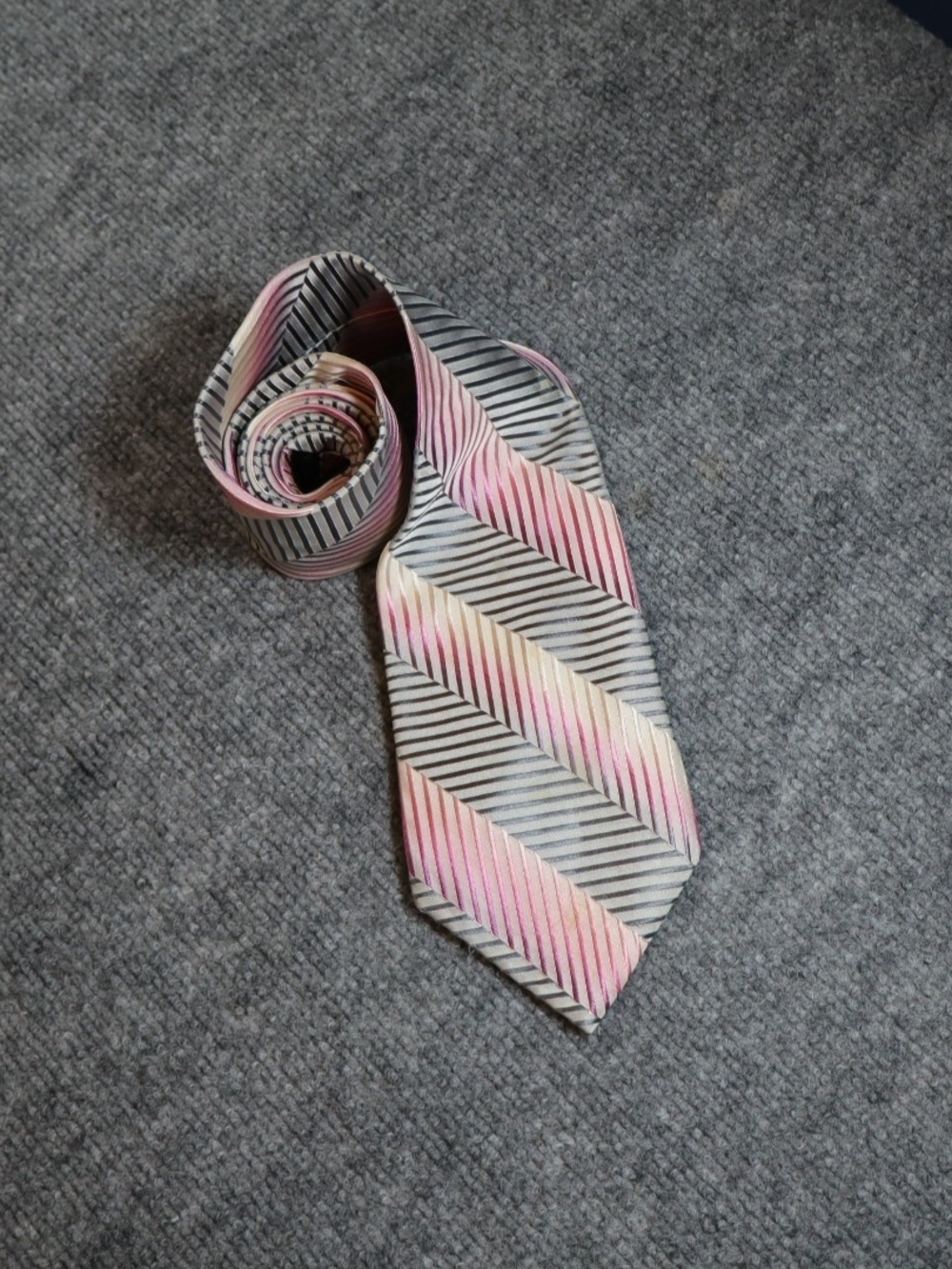 Antonio Vessi Mens Silk Tie Pink Gray Diagonal Stripe Classic Necktie